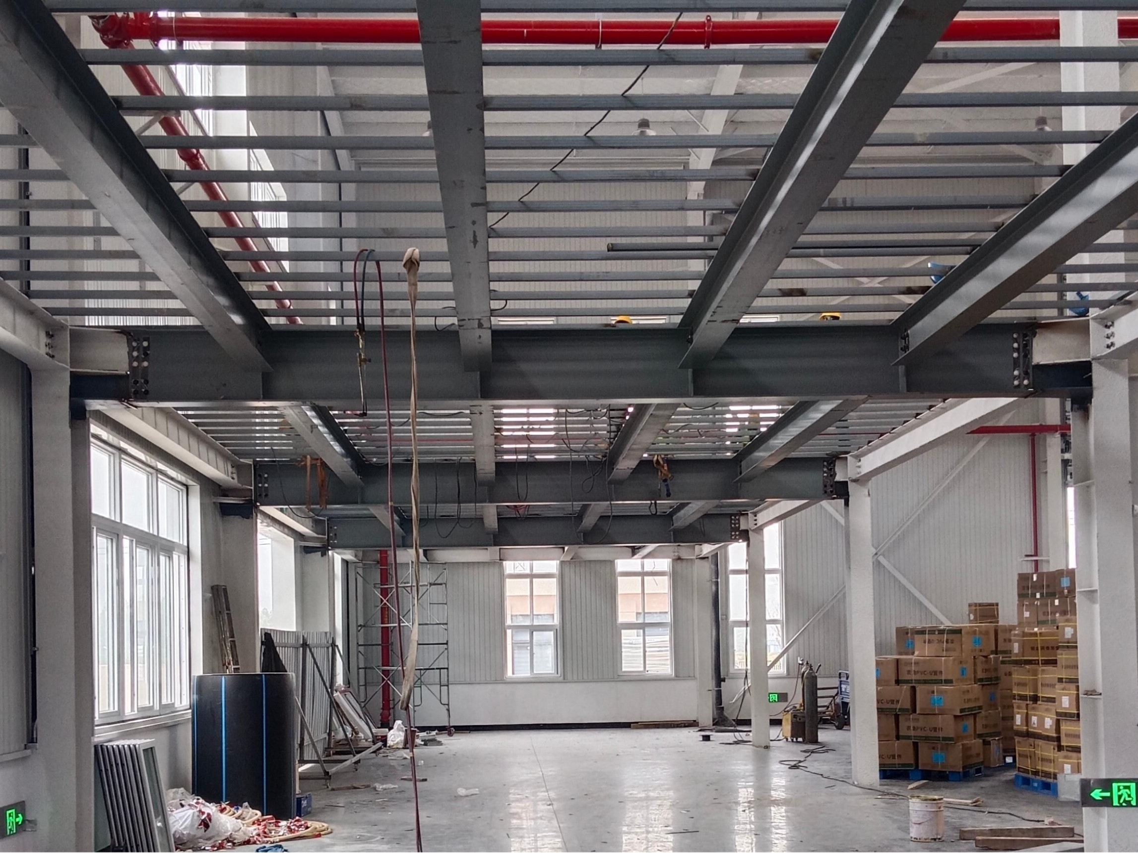 钢结构厂房基础类型详解：单柱基础与条形基础的区别